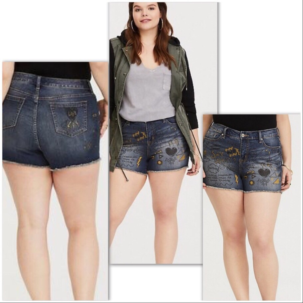 TORRID Doodle Denim Short Short Med Wash NWT Sz 14